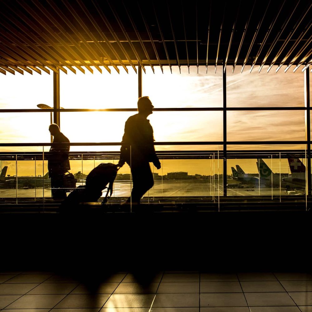 airport-1822133_1920