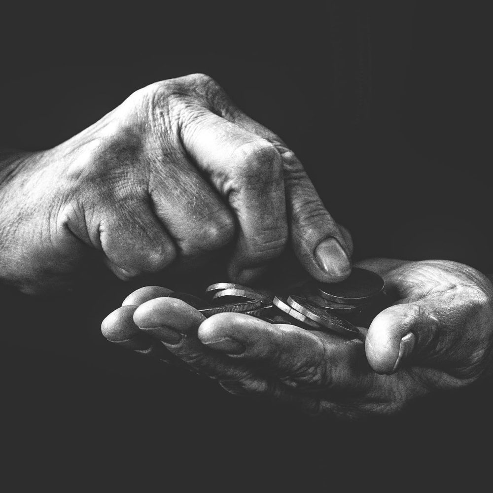 poverty-4561704_1920